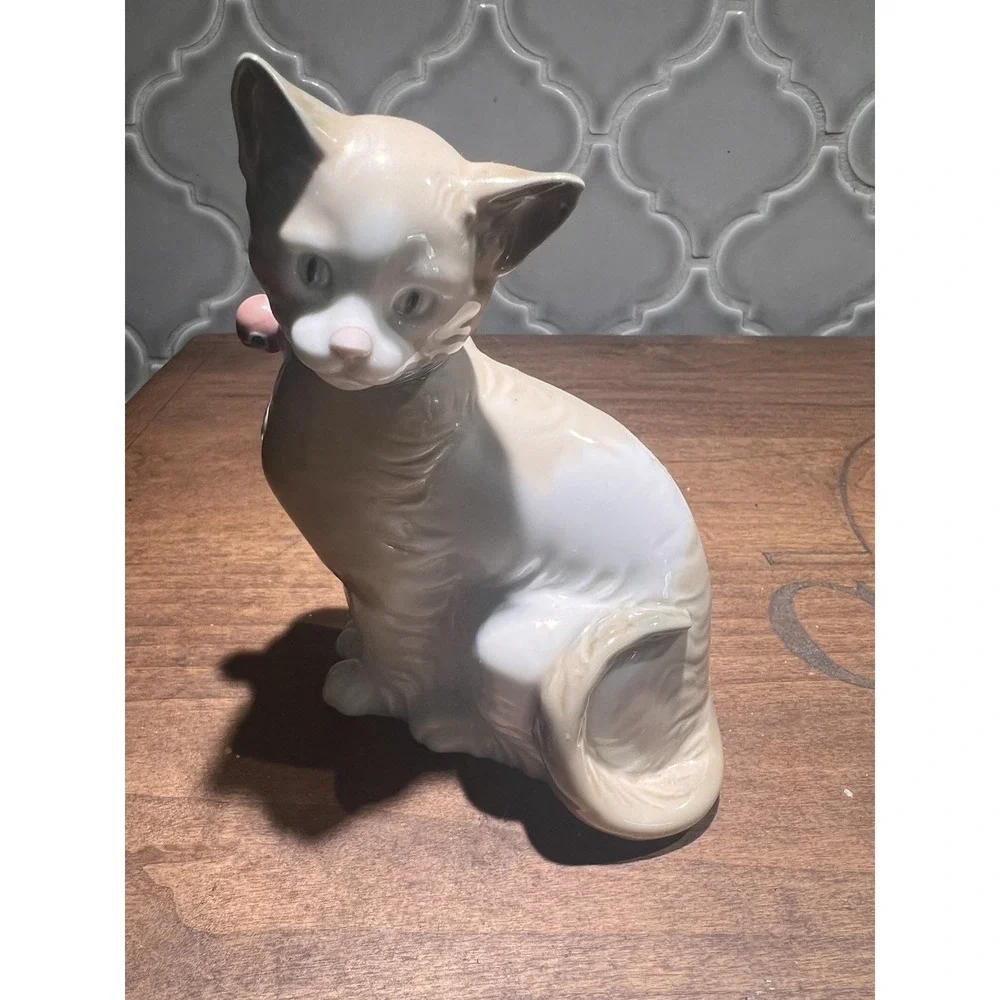 Vintage Nao Lladro Kitten Porcelain Figurine 1985 